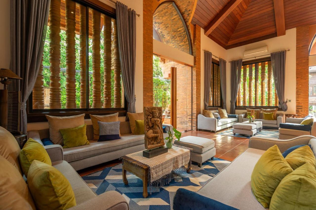 Hotel Phor Liang Meun Terracotta Arts